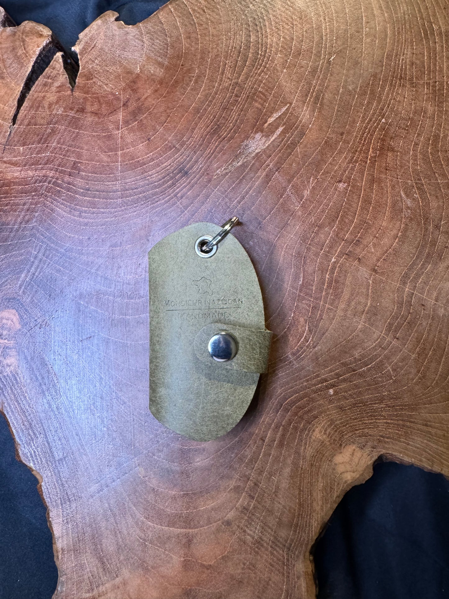 Porte clé kaki luxe