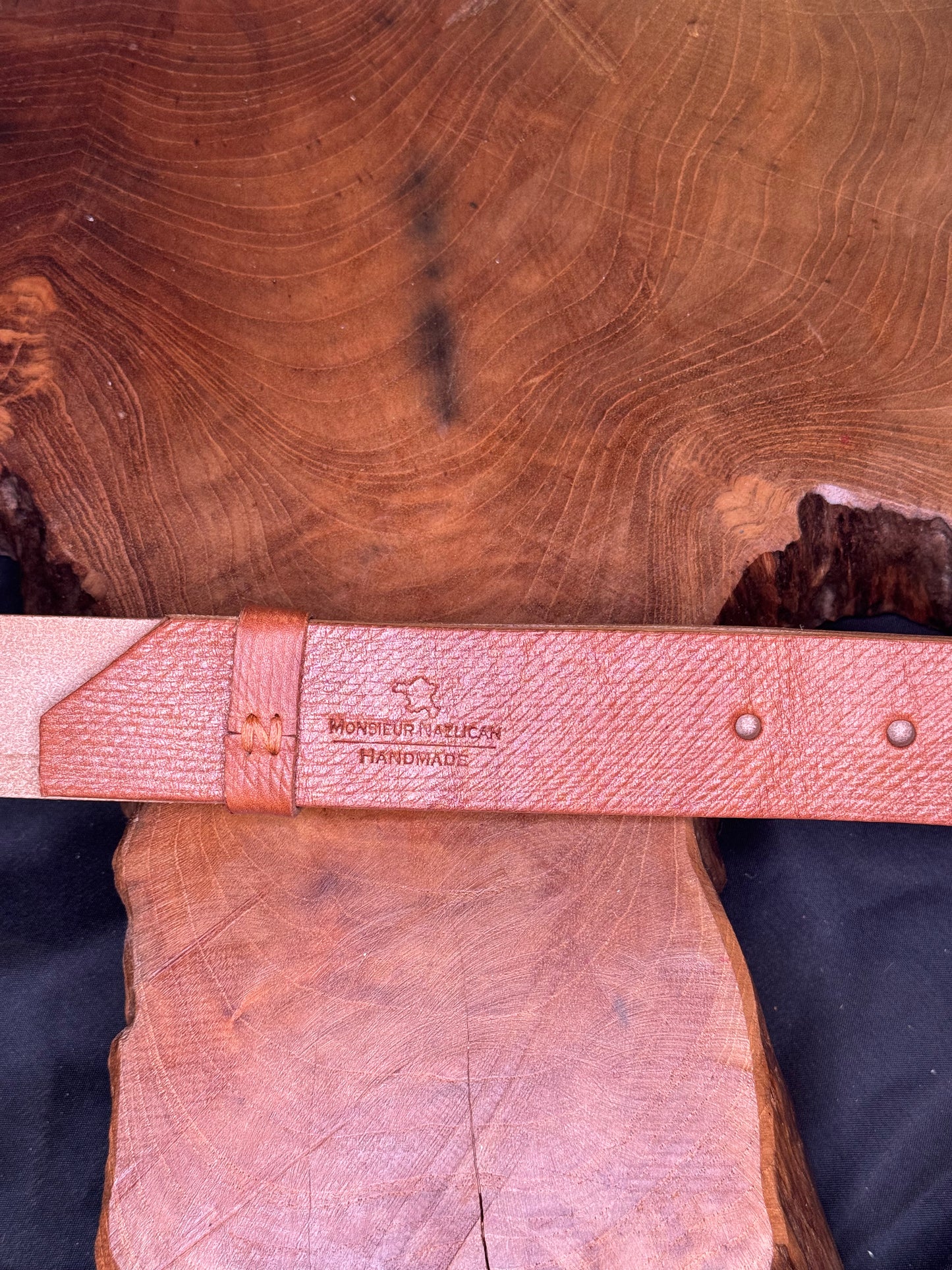 Ceinture homme fait main, boucle en laiton. The Oak Bark Bridle Butt