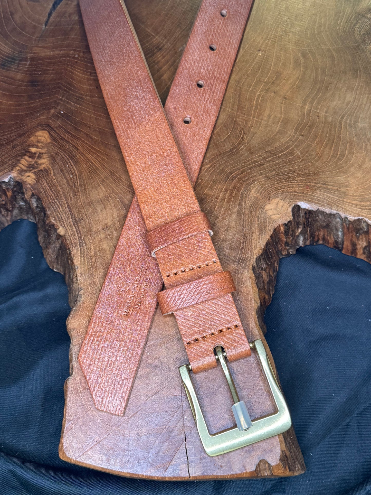 Ceinture homme fait main, boucle en laiton. The Oak Bark Bridle Butt