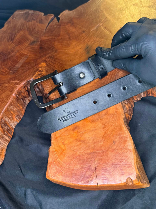 Ceinture Noire en cuir fait main pour homme
