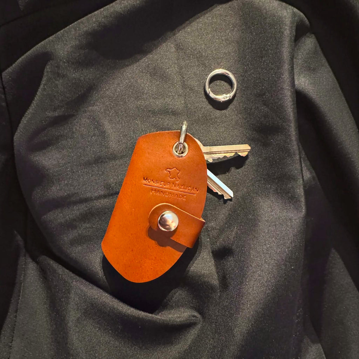 Handmade closed leather keychain