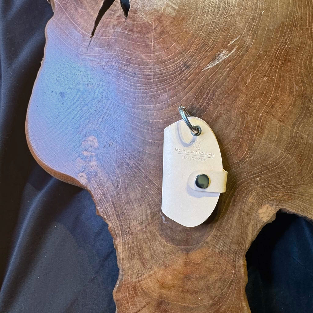 Handmade closed leather keychain
