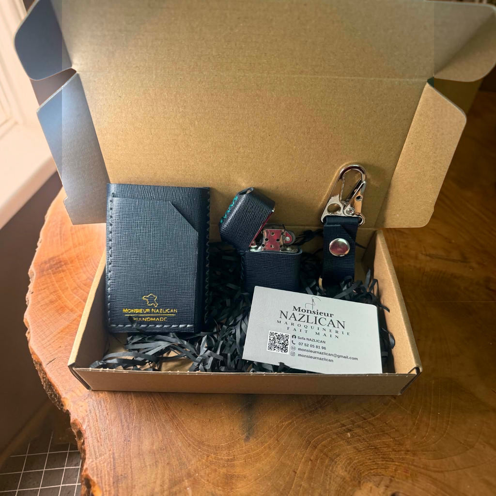 Artisanal card holder and lighter gift set