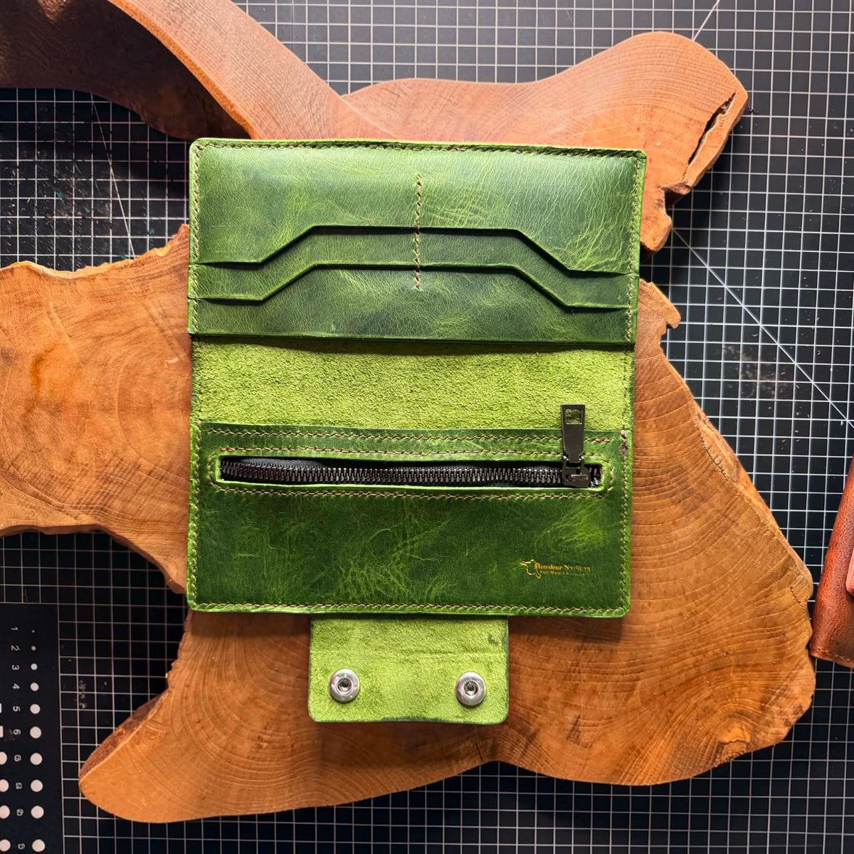 Portefeuille long femme en cuir avec une fermeture éclair