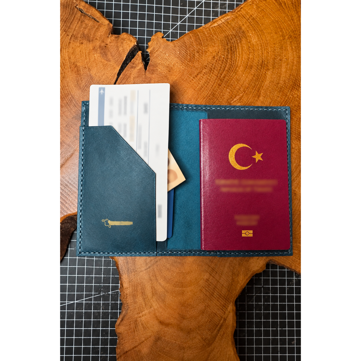 Porte-passeport en cuir fait main personnalisable