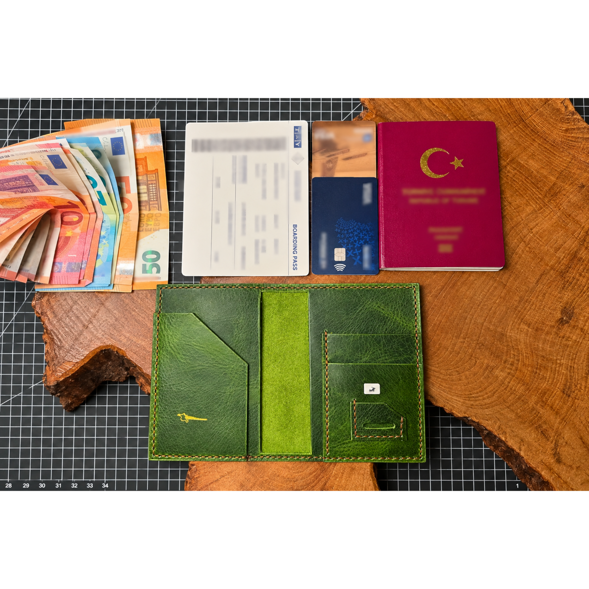 Porte-passeport en cuir fait main personnalisable