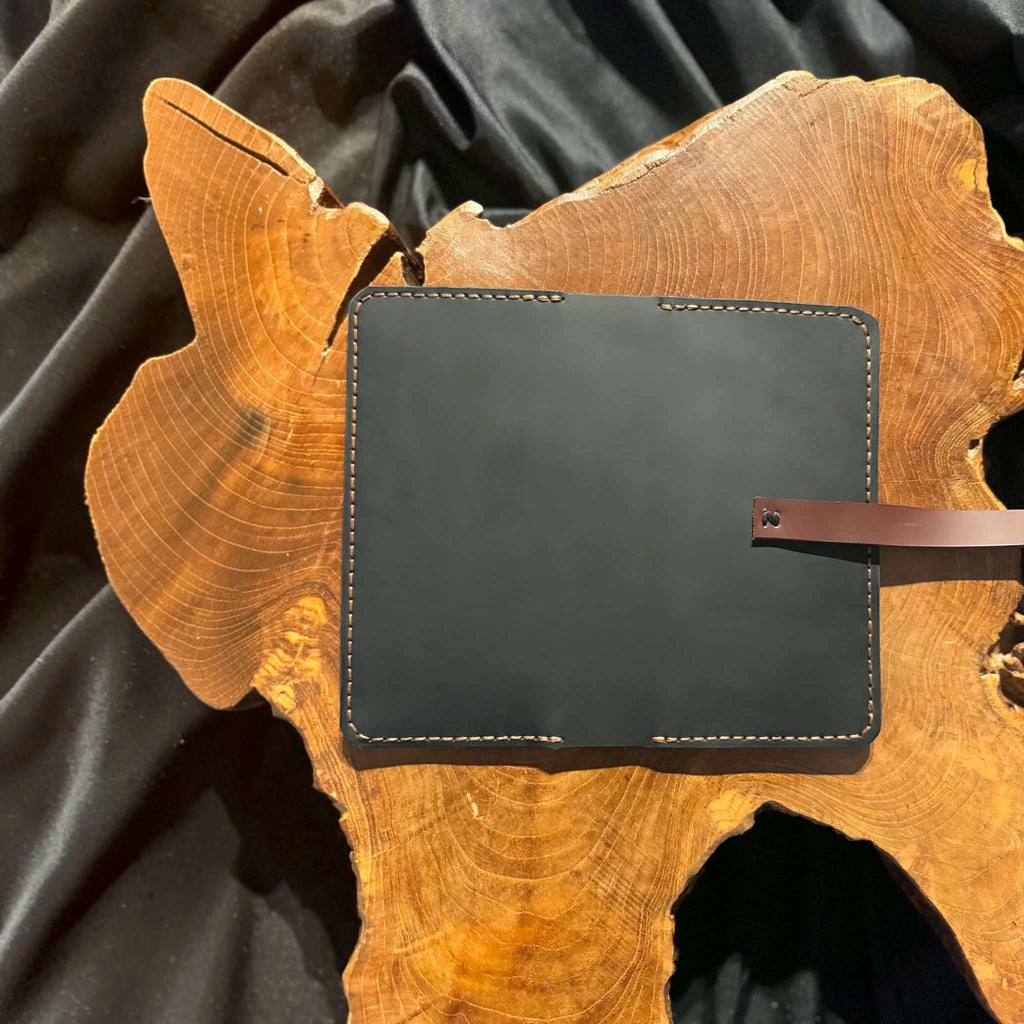 Étui à tabac en cuir fait main